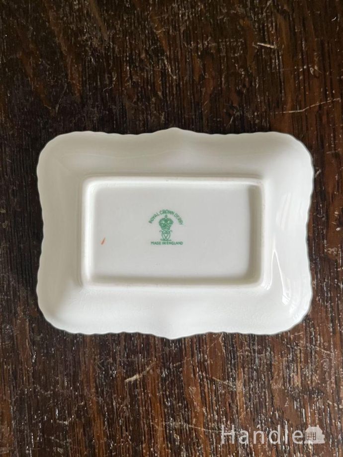 プレートの後ろ