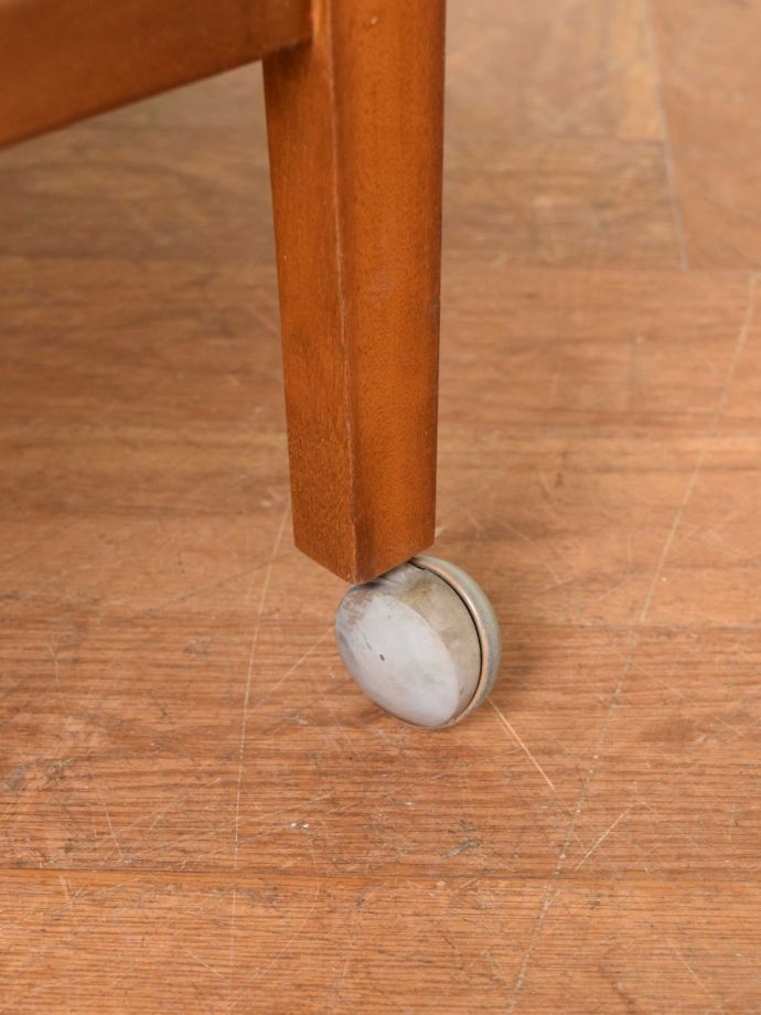 ビンテージワゴンの脚