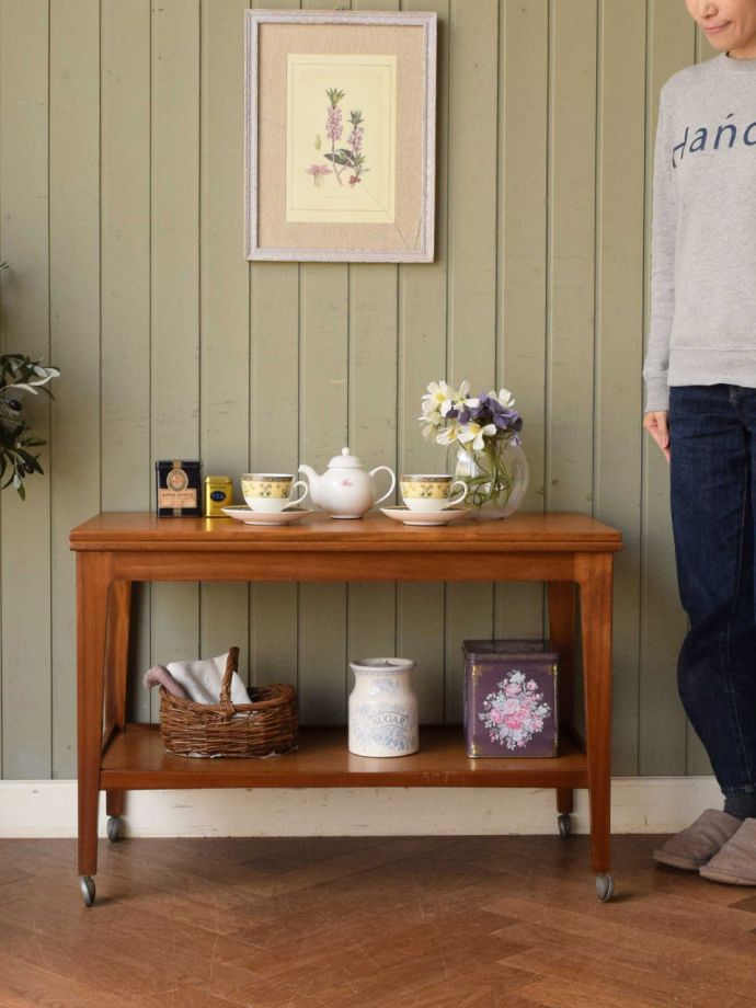 北欧スタイルのおしゃれなワゴン