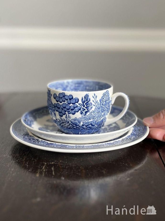 アンティークのカップ＆ソーサー