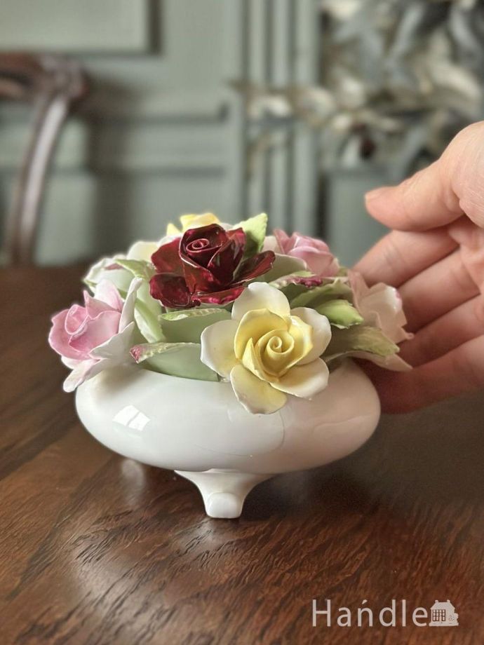 ロイヤルドルトン社のアンティークの陶花、ボーンチャイナのフラワー