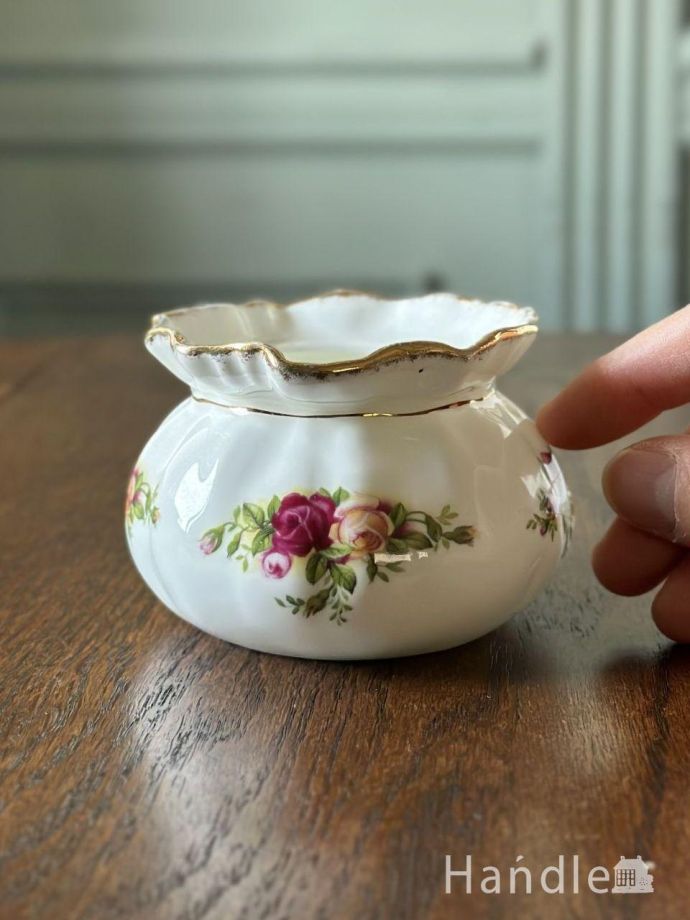 英国アンティークのフラワーポット、 ロイヤルアルバート社オールド