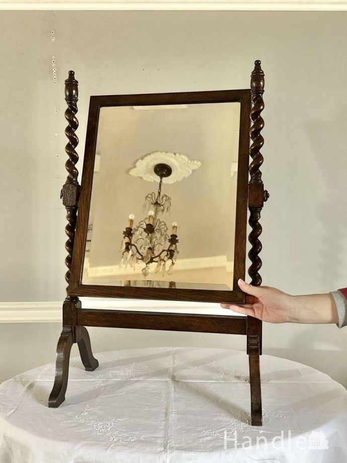 アンティークのおしゃれなミラー