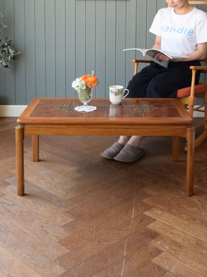 北欧スタイルのビンテージテーブル