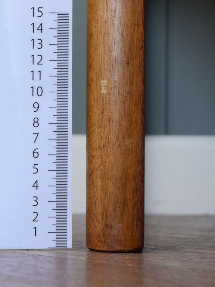 ヴィンテージ家具の脚