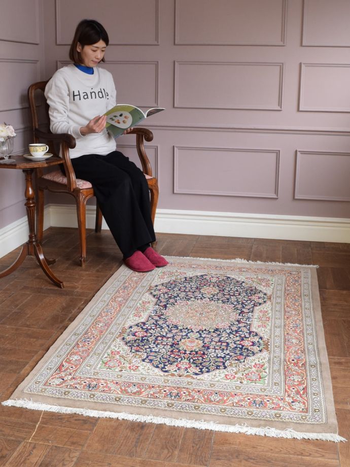 ビンテージのおしゃれな絨毯