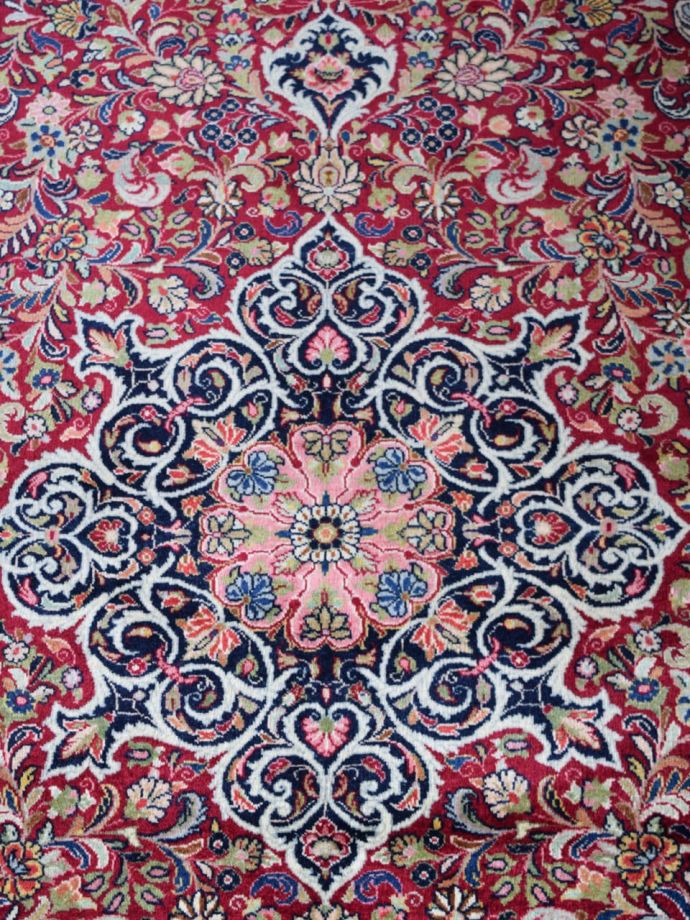 1点もののビンテージ絨毯