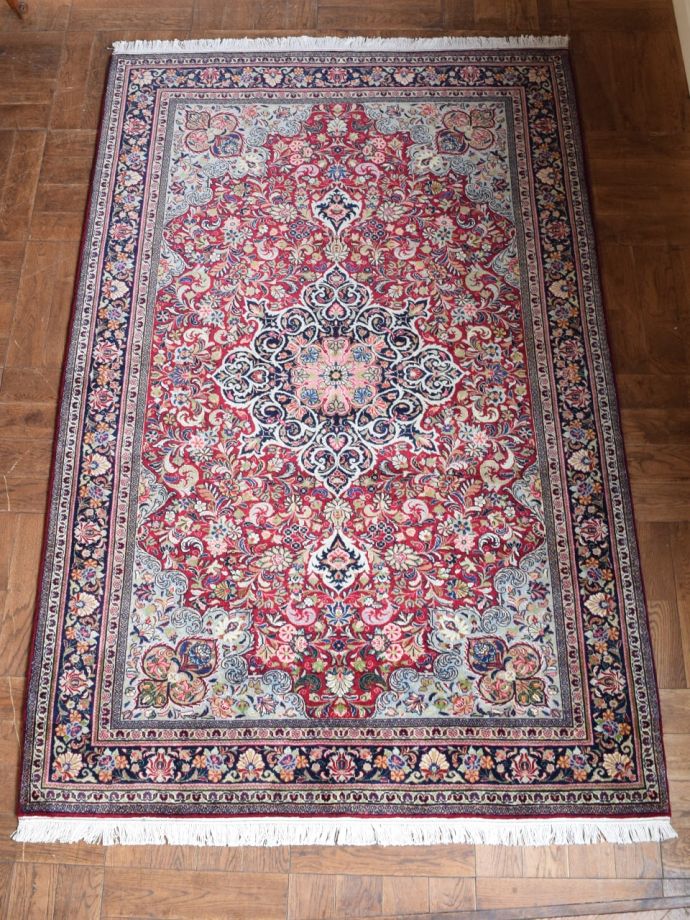 おしゃれなビンテージ絨毯