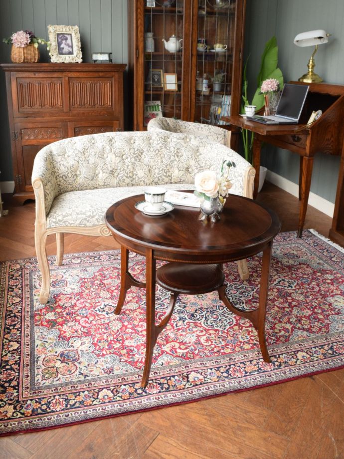 ペルシャ絨毯を敷いた部屋