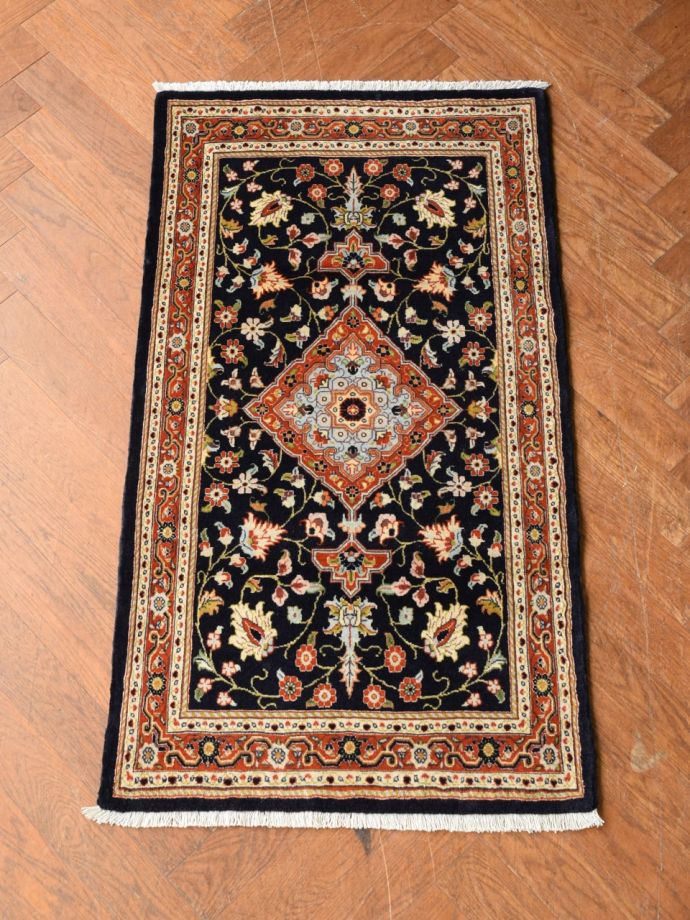 おしゃれなビンテージ絨毯