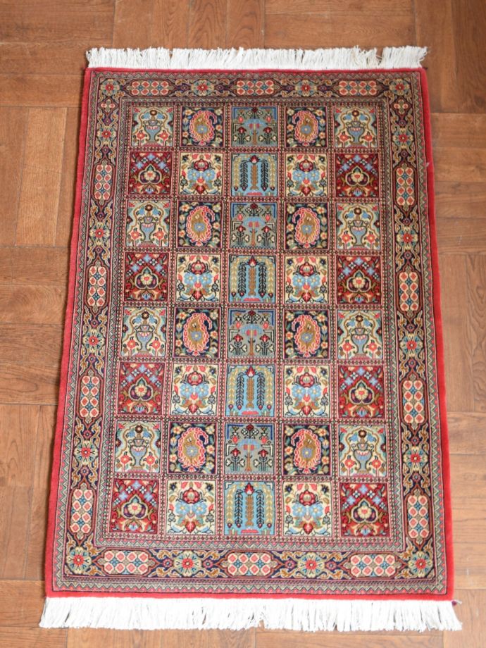 おしゃれなビンテージ絨毯