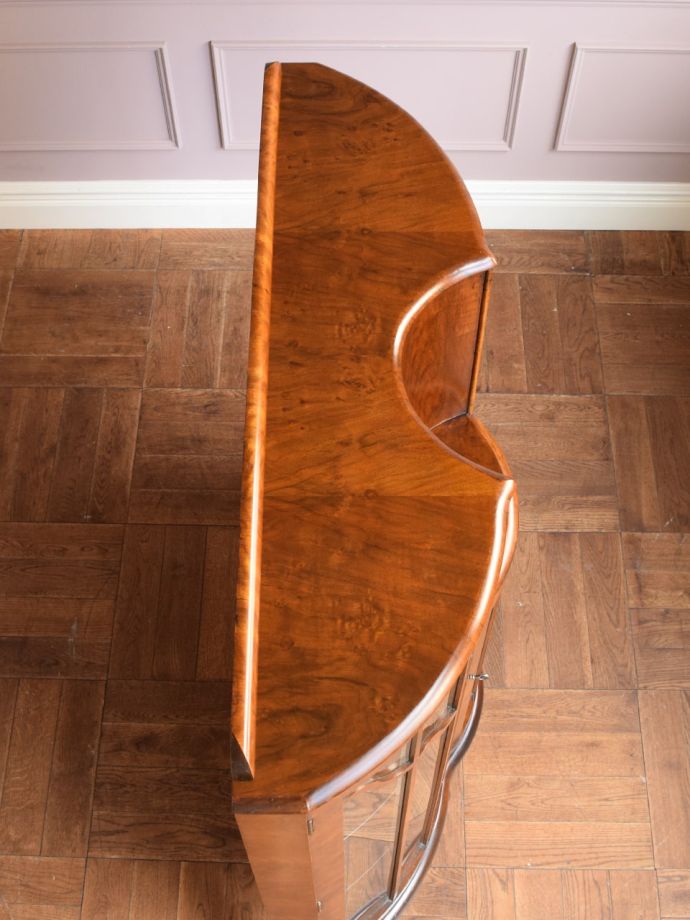 アンティークキャビネットの天板