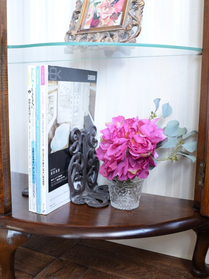 収納たっぷりのキャビネット