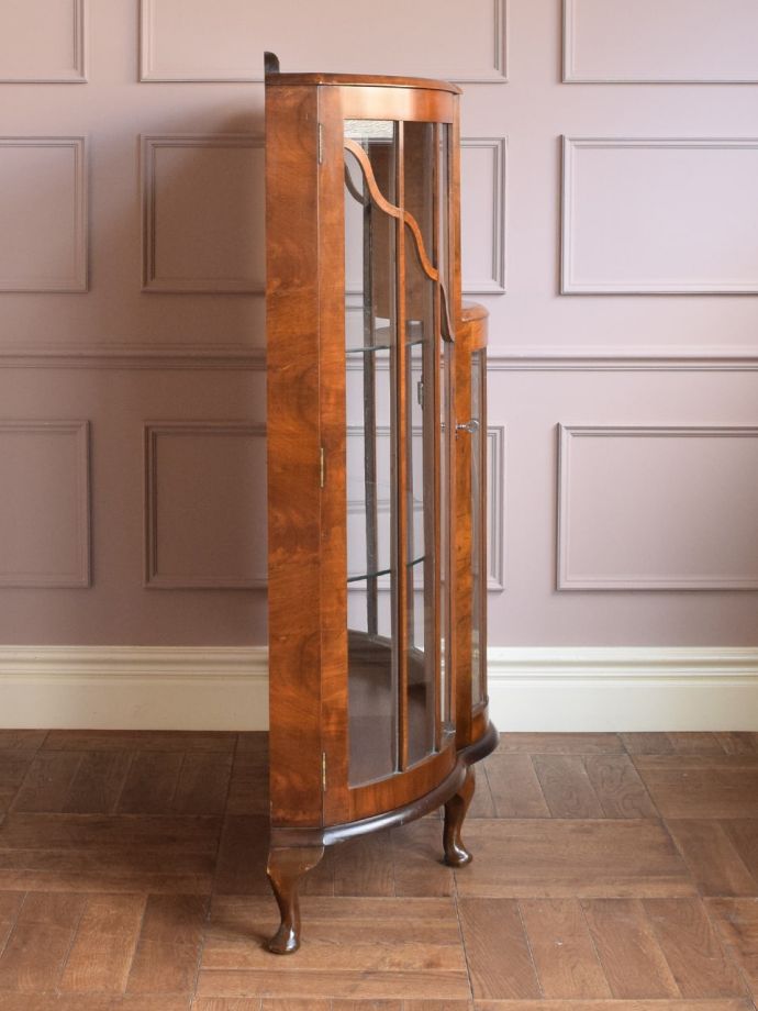 キャビネットの側面