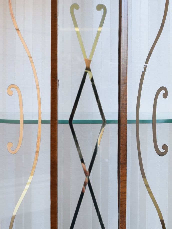 ガラス扉にある装飾