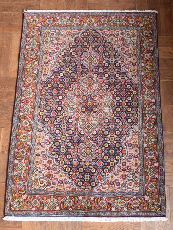 おしゃれなビンテージ絨毯