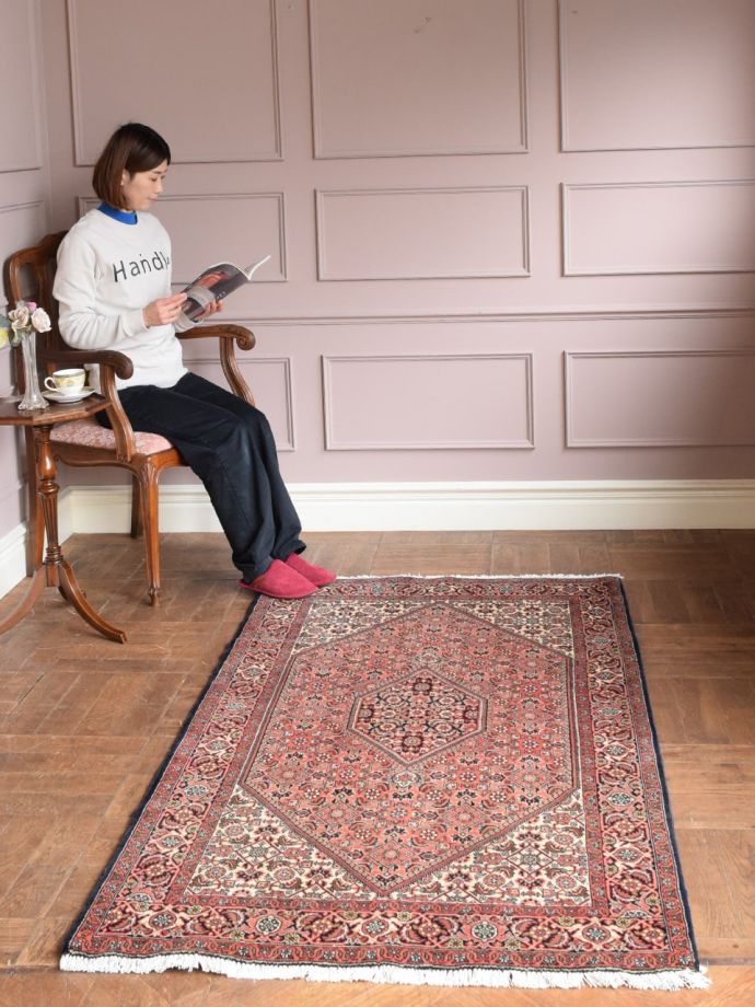 ビンテージのおしゃれな絨毯