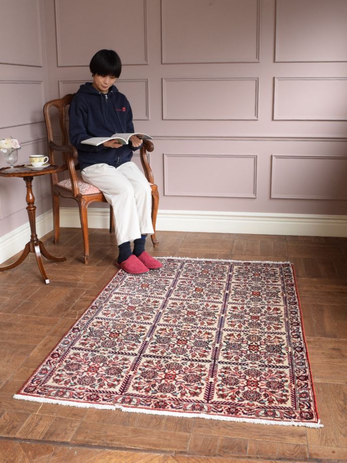 ビンテージのおしゃれな絨毯