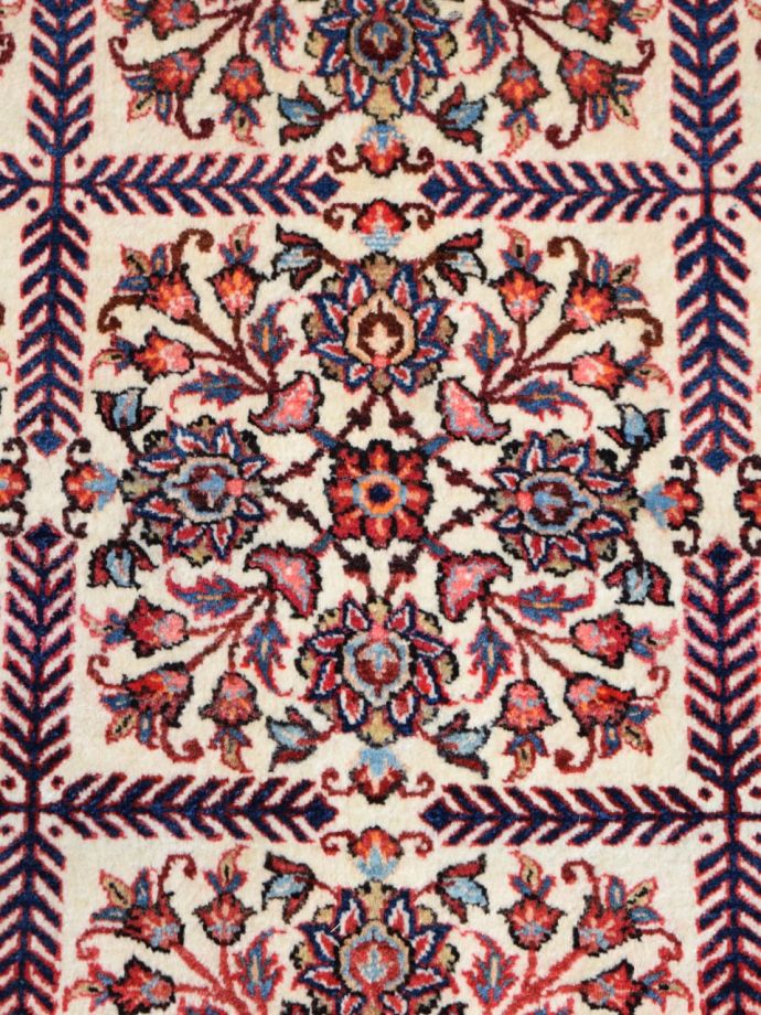 1点もののビンテージ絨毯