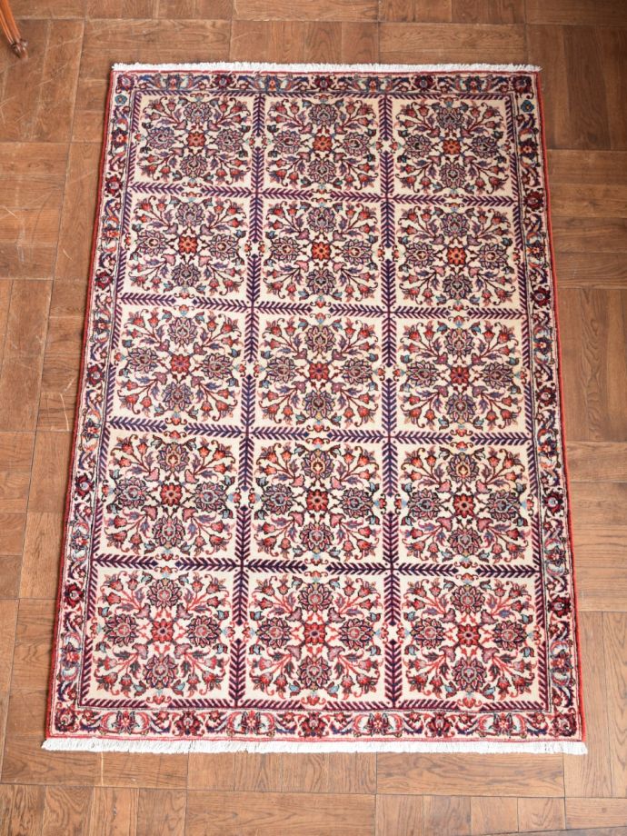 おしゃれなビンテージ絨毯