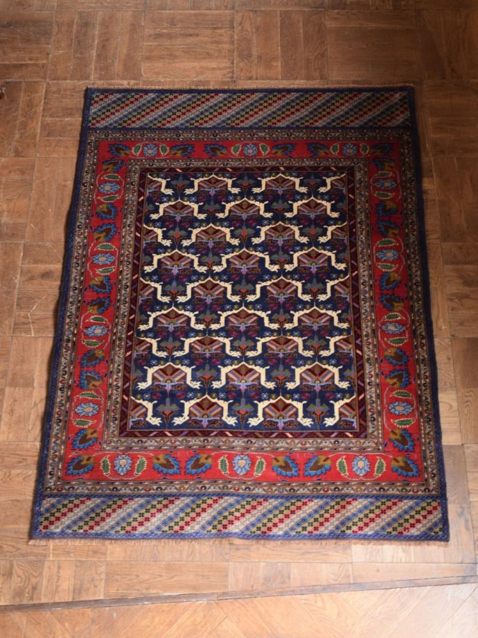 おしゃれなビンテージ絨毯