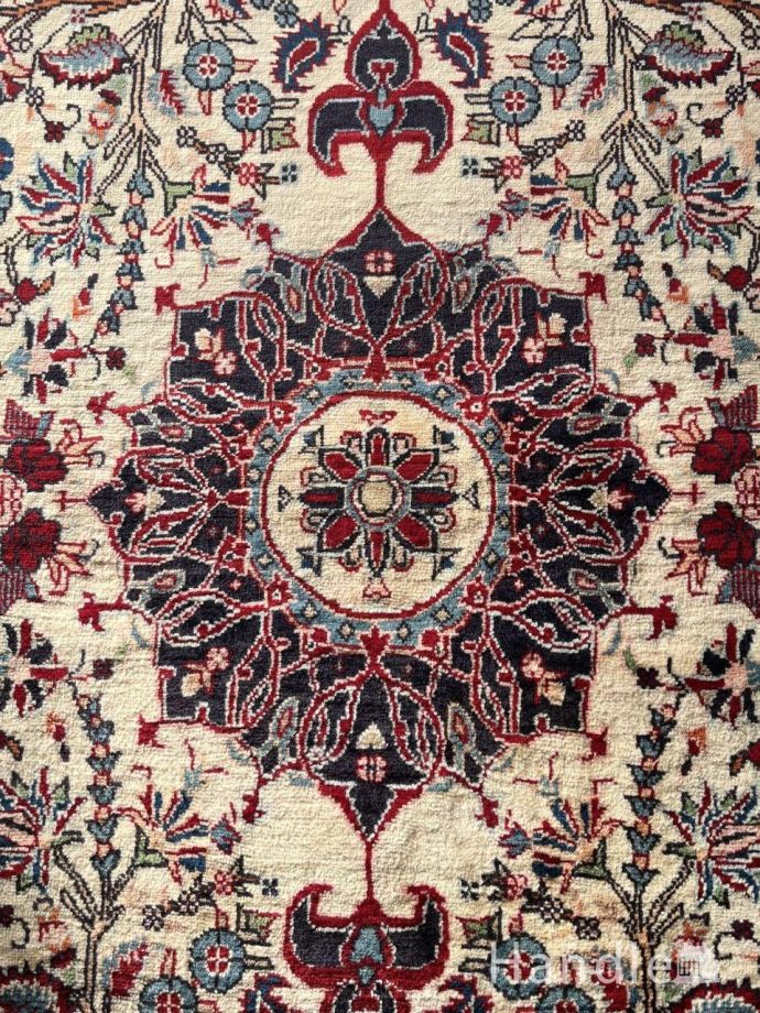 1点もののビンテージ絨毯