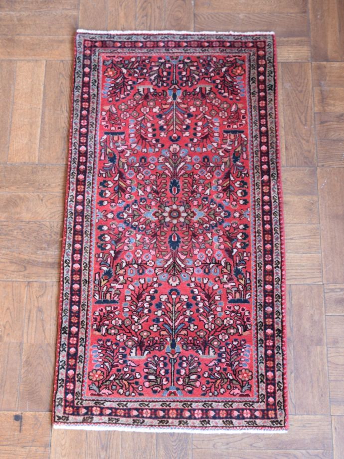 おしゃれなビンテージ絨毯