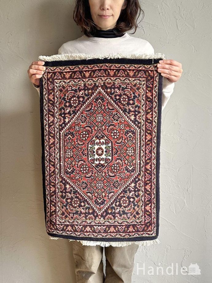 ペルシャのおしゃれな絨毯