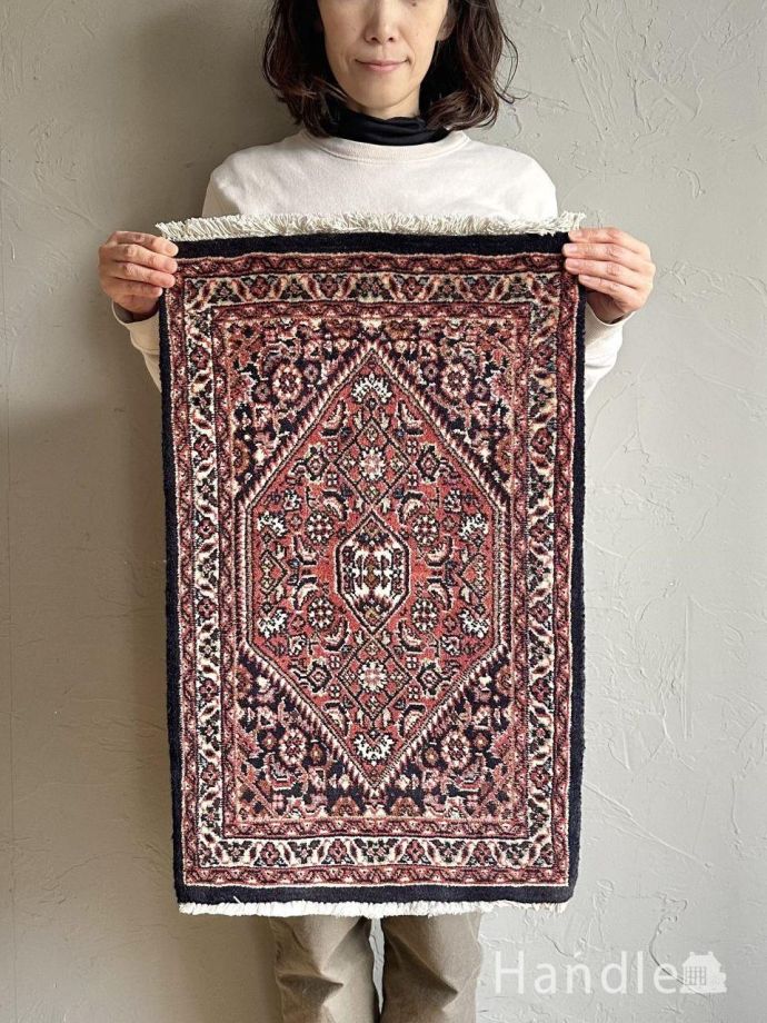 ペルシャのおしゃれな絨毯