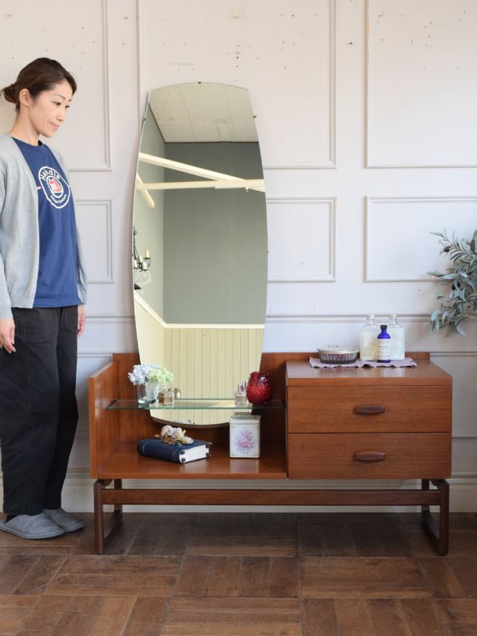 G-PLANのおしゃれなドレッサー