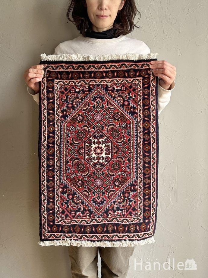 ペルシャのおしゃれな絨毯