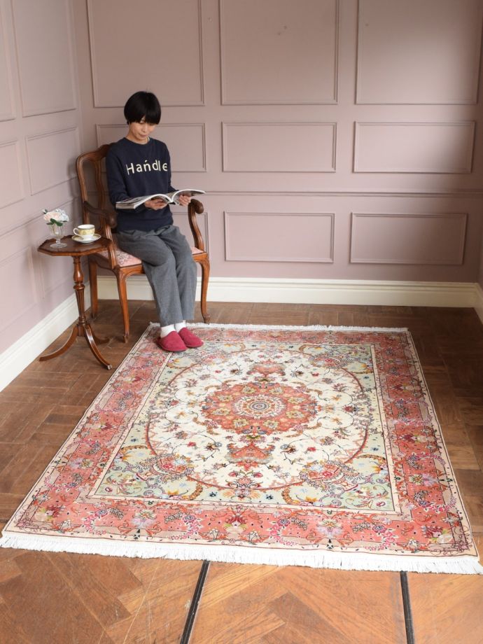 ビンテージのおしゃれな絨毯