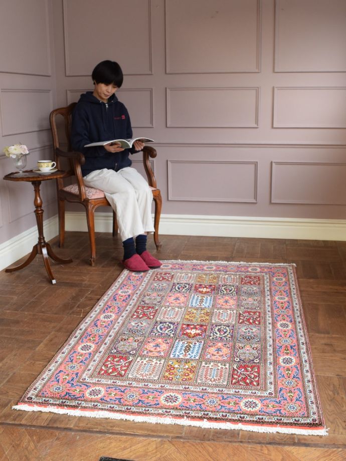 ビンテージのおしゃれな絨毯