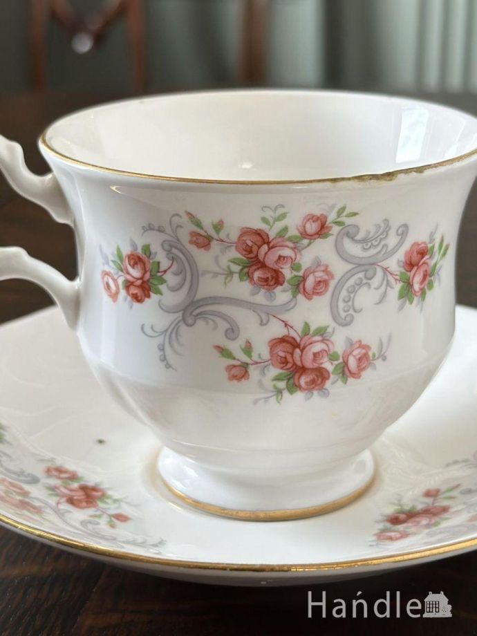 アンティークのカップ＆ソーサー