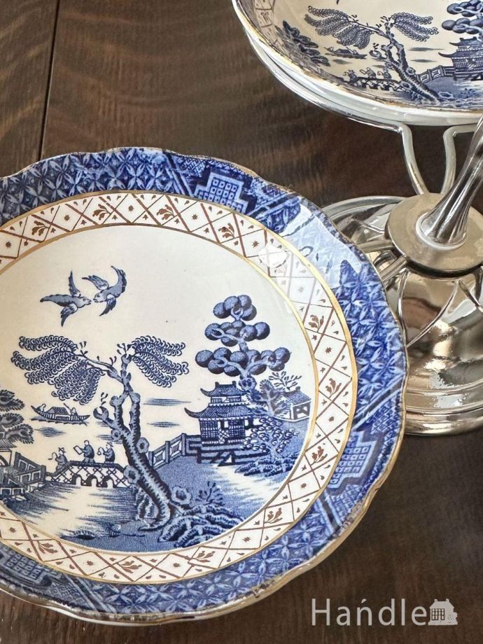 アンティークのスタンド付きボウルセット