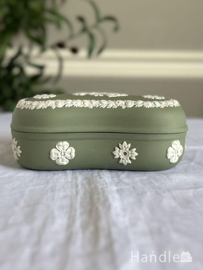 ジャスパーウェアの装飾