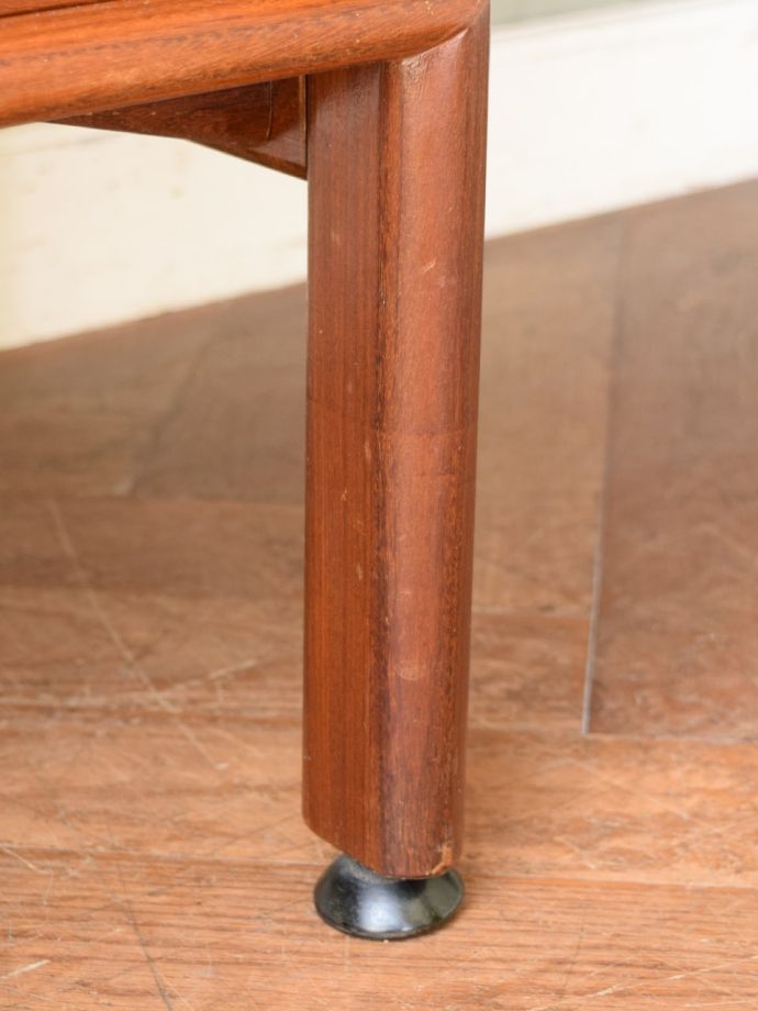 アンティークデスクの脚