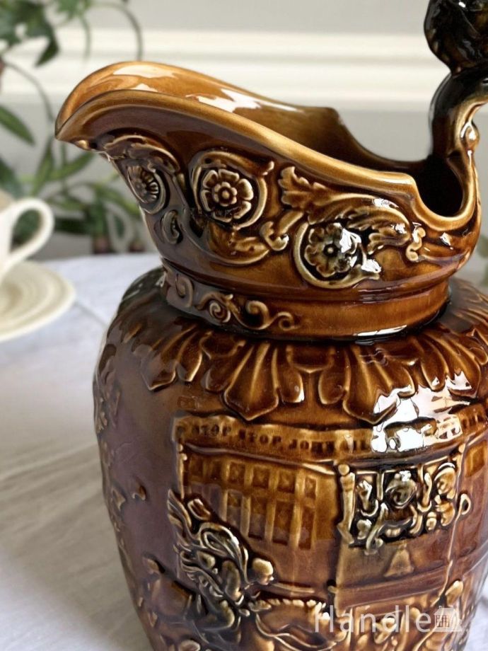 アンティークのウォータージャグ