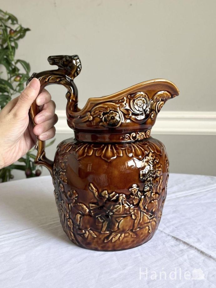 陶磁器のウォータージャグ