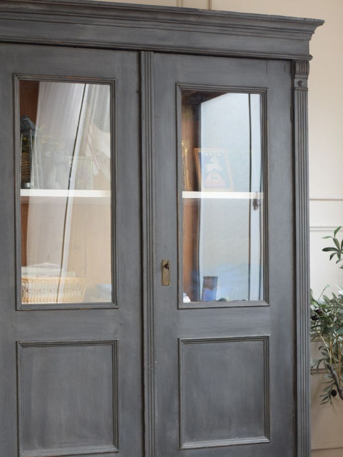 フランスらしい扉の装飾