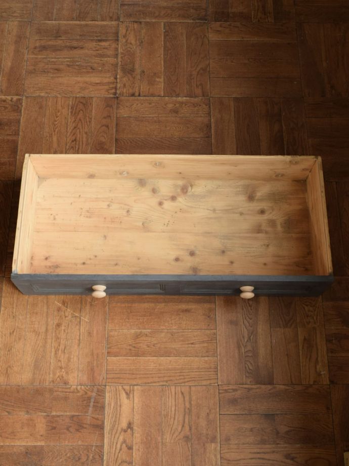 アンティーク家具の引出し