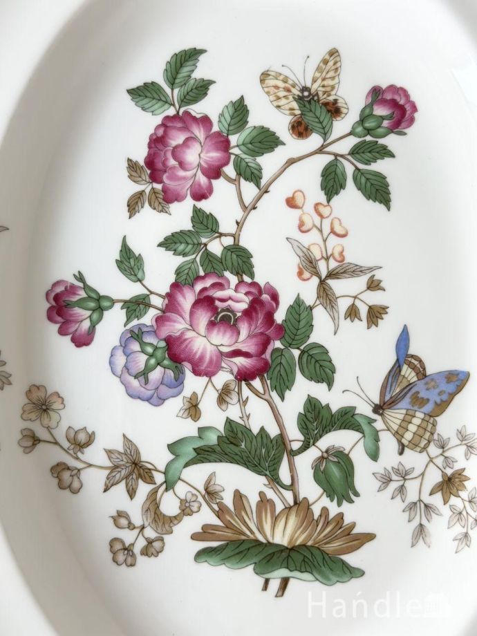 もともとお魚料理のために作られたオーバルプレート