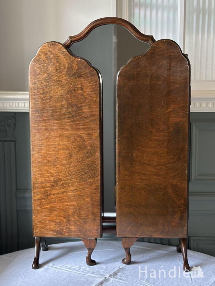 イギリスから届いたクラシックスタイルの置き鏡、ウォールナット材の