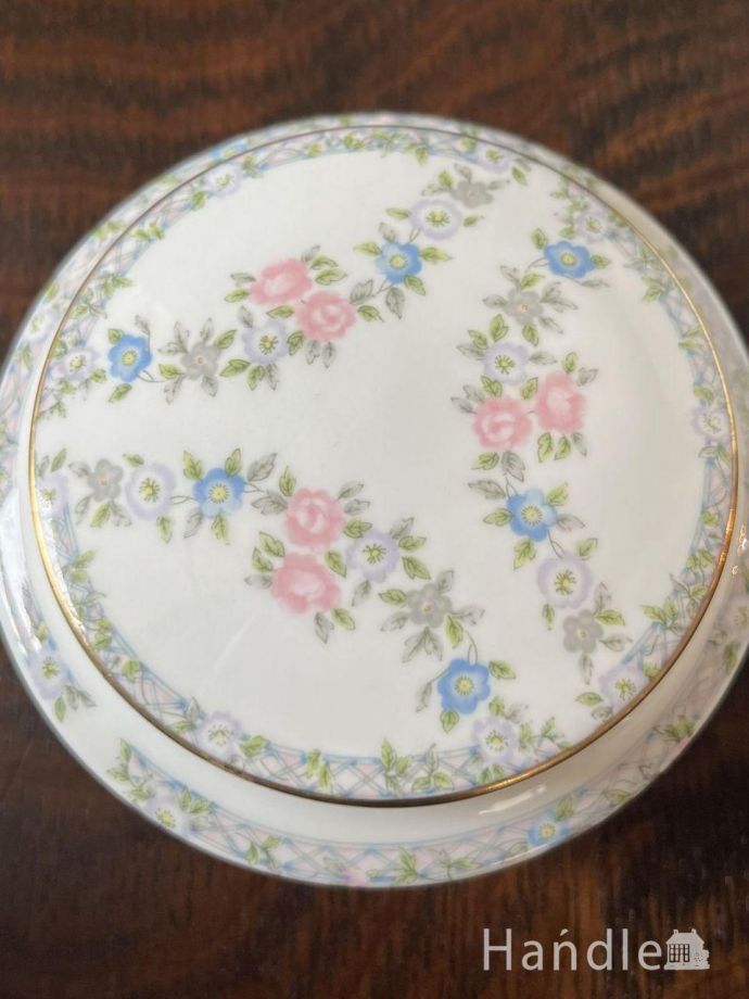 アンティークの小物入れ