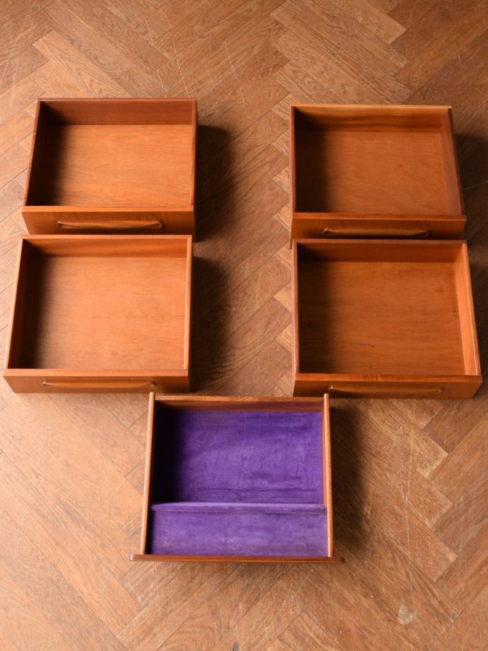 フレスコのドレッサーの引き出し