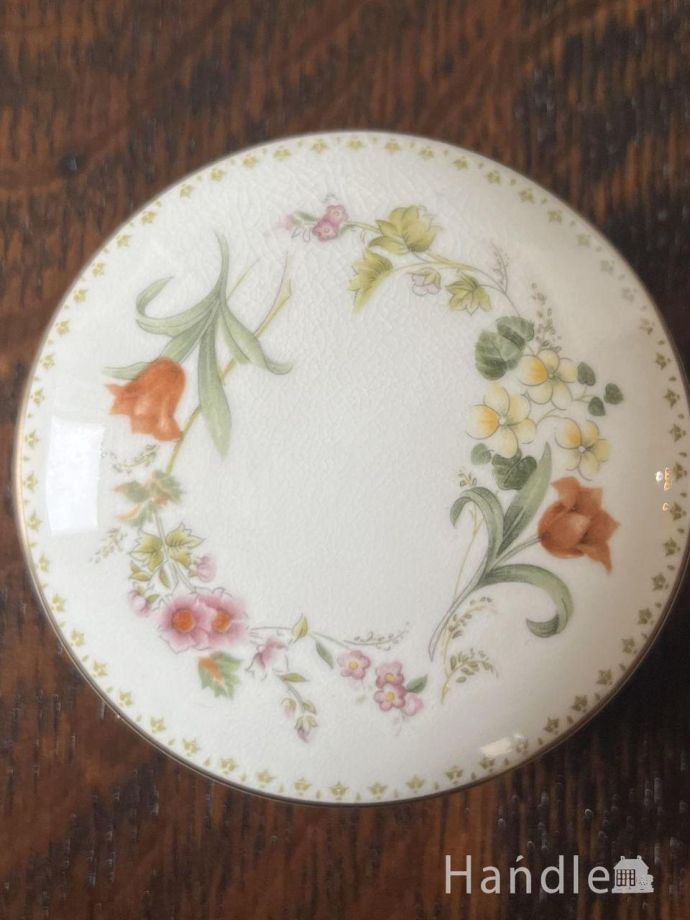 アンティークの小物入れ