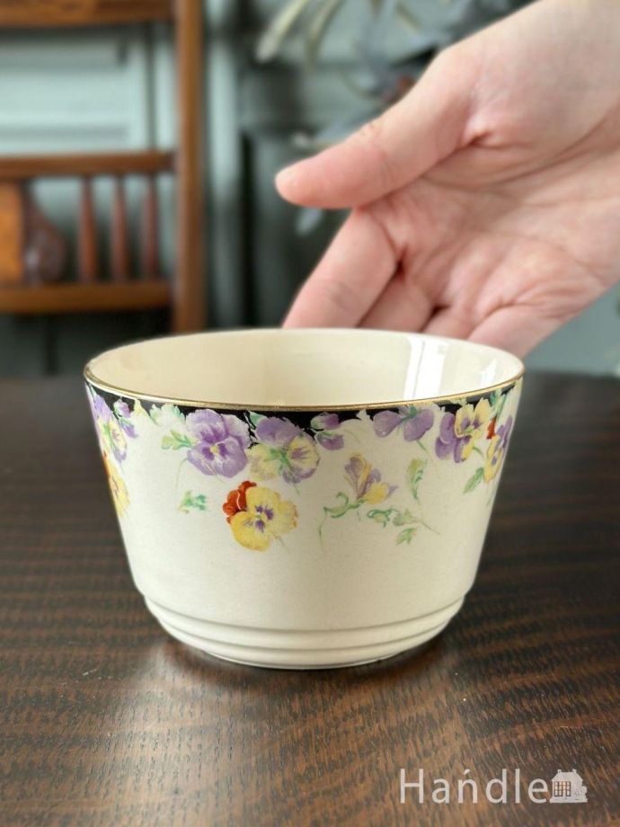 陶磁器のシュガーボウル