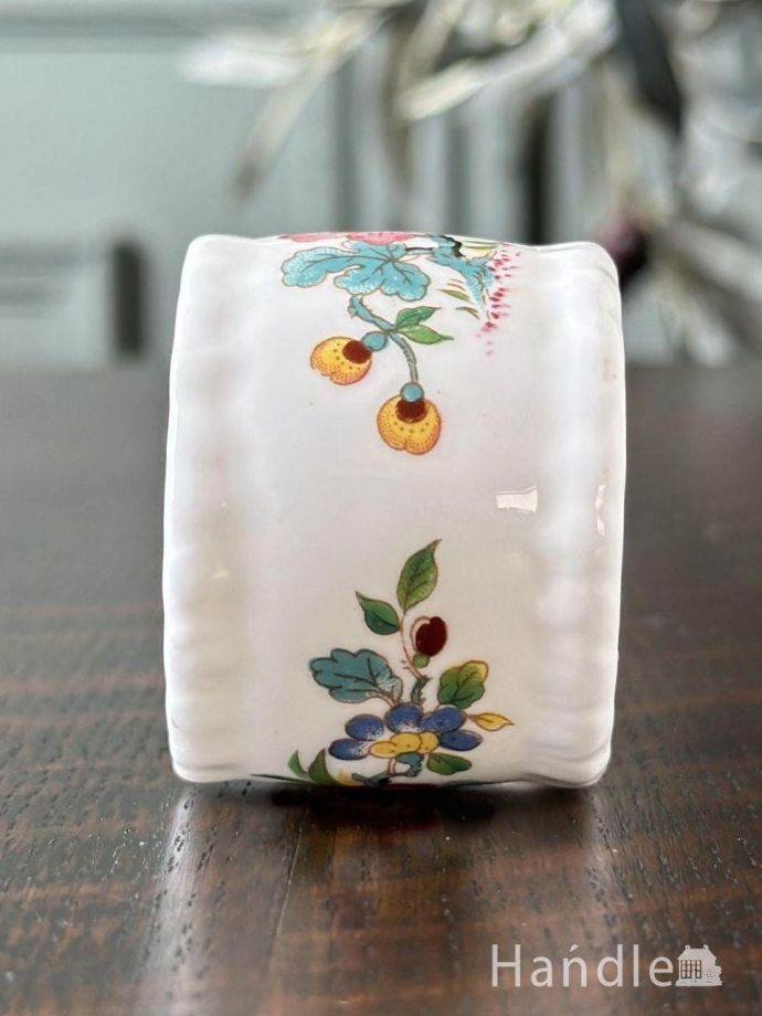 食卓を華やかにするナプキンリング