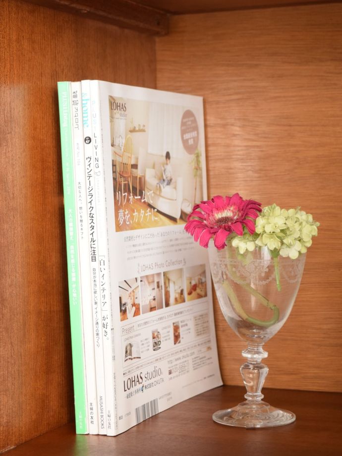 サイドボードの扉を開けると