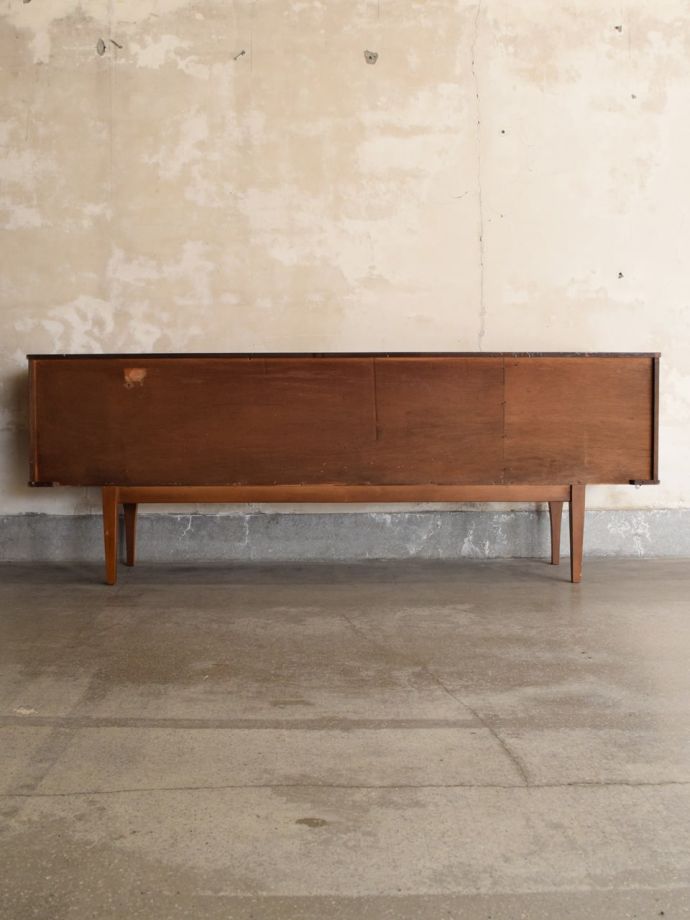 イギリスから届いたアンティークの家具、STONEHILLのおしゃれなサイド